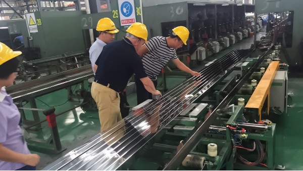 無縫與焊接的哲學：一場關于完整性與效率的百年對話